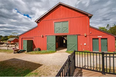 2746 Sound Avenue, Riverhead, NY 11901 - Photo 33