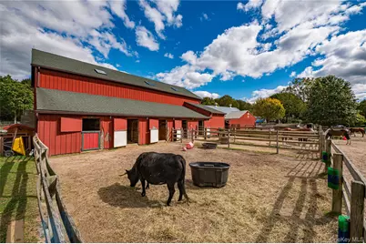 2746 Sound Avenue, Riverhead, NY 11901 - Photo 27