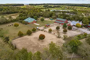 2746 Sound Ave, Riverhead, NY 11901 - Photo 3