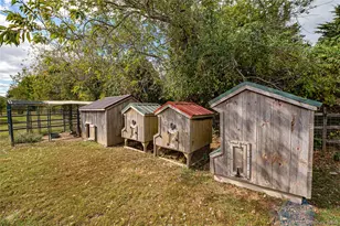 2746 Sound Ave, Riverhead, NY 11901 - Photo 29