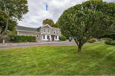 2746 Sound Avenue, Riverhead, NY 11901 - Photo 5