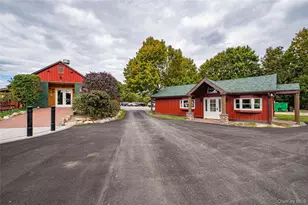 2746 Sound Ave, Riverhead, NY 11901 - Photo 11