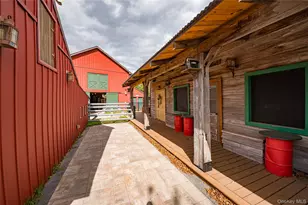 2746 Sound Ave, Riverhead, NY 11901 - Photo 23