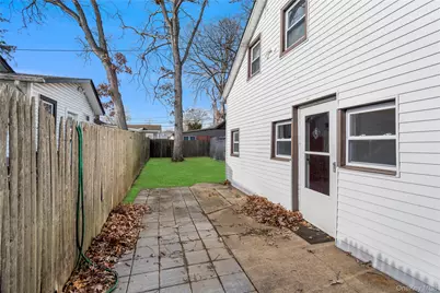 84 Pleasure Avenue, Ronkonkoma, NY 11779 - Photo 17