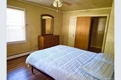 31 Champlain Street, Ronkonkoma, NY 11779 - Photo 17