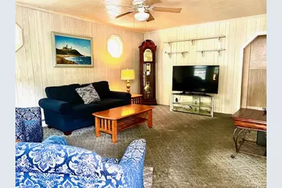 31 Champlain Street, Ronkonkoma, NY 11779 - Photo 7