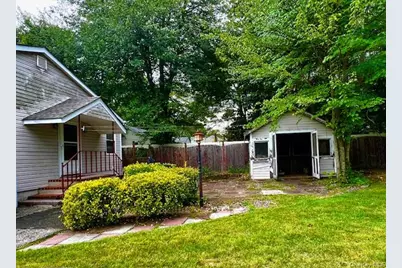 31 Champlain Street, Ronkonkoma, NY 11779 - Photo 5