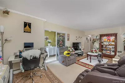 700 Broadway #28, Amityville, NY 11701 - Photo 5