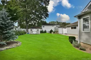 72 Koehl St, Massapequa Park, NY 11762 - Photo 25