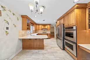 12 Bell Ct, Airmont, NY 10901 - Photo 11