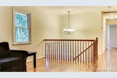 8 Apple Blossom Court, Airmont, NY 10952 - Photo 5