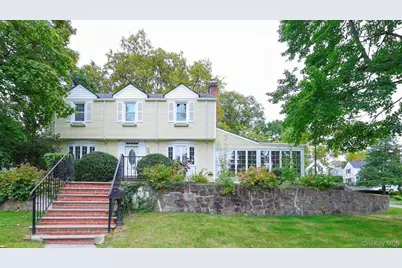 17 Pinewood Road, Manhasset, NY 11030 - Photo 1