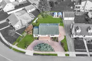 10 Winding Rd, Hicksville, NY 11801 - Photo 3