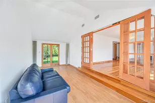 10 Winding Rd, Hicksville, NY 11801 - Photo 5