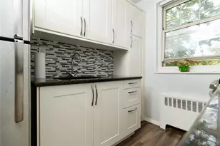 61-15 251st St, Little Neck, NY 11362 - Photo 3