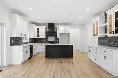 9 Fourth Avenue, Centereach, NY 11720 - Photo 3