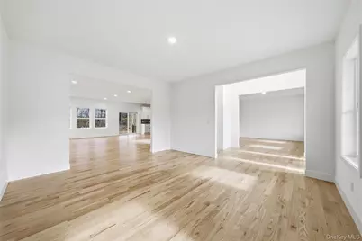 9 Fourth Avenue, Centereach, NY 11720 - Photo 15