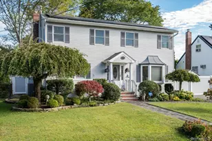 65 Harriet Rd, North Babylon, NY 11703 - Photo 3