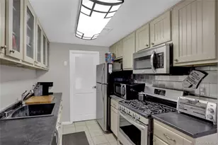 431 Clubhouse Ct, Coram, NY 11727 - Photo 9