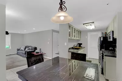 431 Clubhouse Court, Coram, NY 11727 - Photo 7