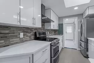 19 Ridge Dr E, Roslyn, NY 11576 - Photo 11