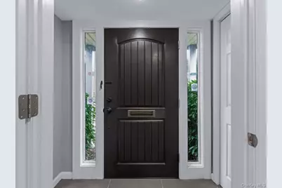 19 Ridge Drive E, Roslyn, NY 11576 - Photo 3