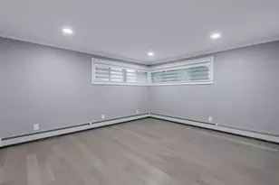 19 Ridge Dr E, Roslyn, NY 11576 - Photo 17