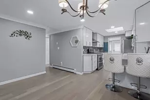 19 Ridge Dr E, Roslyn, NY 11576 - Photo 9