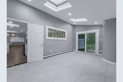 19 Ridge Drive E, Roslyn, NY 11576 - Photo 13