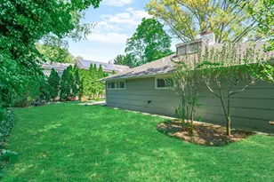19 Ridge Dr E, Roslyn, NY 11576 - Photo 31