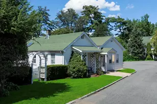 23 Old Westbury Rd, Old Westbury, NY 11568 - Photo 17