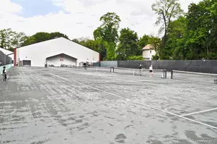 221 Middle Neck Rd, Great Neck, NY 11021 - Photo 11