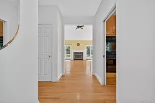 17 Santa Anna Dr, Poughkeepsie, NY 12603 - Photo 3