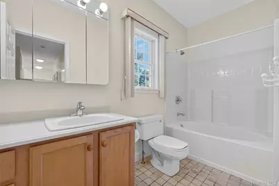 17 Santa Anna Drive, Poughkeepsie, NY 12603 - Photo 15