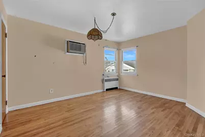 140 Arlington Avenue, Valley Stream, NY 11580 - Photo 13