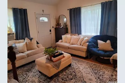 556 Hawkins Road, Selden, NY 11784 - Photo 5