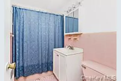 2937 Laconia Avenue, Bronx, NY 10469 - Photo 11