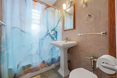 69-60 108th Street #503, Forest Hills, NY 11375 - Photo 5