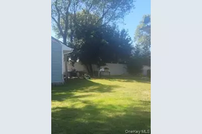 11 Churchill Drive, Brentwood, NY 11717 - Photo 13