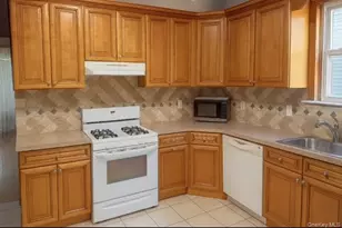 42 Hill Terrace, Yonkers, NY 10701 - Photo 9