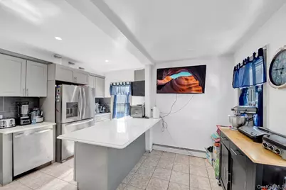 4153 Gunther Avenue, Bronx, NY 10466 - Photo 7