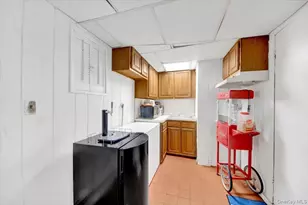 4153 Gunther Ave, Bronx, NY 10466 - Photo 23