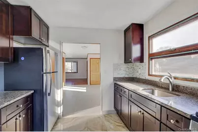 22 15th Street #Upper, Bayville, NY 11709 - Photo 7