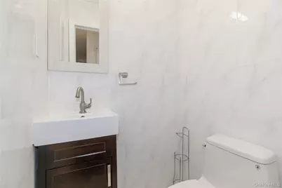 43 Elm Street, Great Neck, NY 11021 - Photo 15