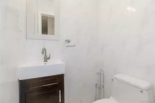 43 Elm St, Great Neck, NY 11021 - Photo 15