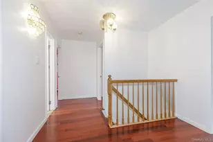 43 Elm St, Great Neck, NY 11021 - Photo 17