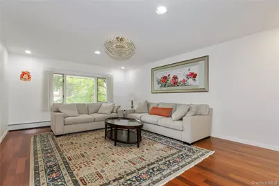 43 Elm Street, Great Neck, NY 11021 - Photo 5