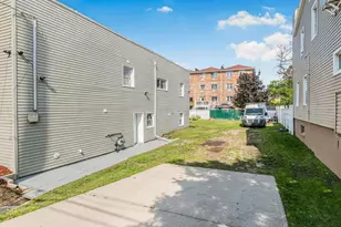 264 Emerson Ave, Bronx, NY 10465 - Photo 3