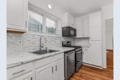 264 Emerson Avenue, Bronx, NY 10465 - Photo 5