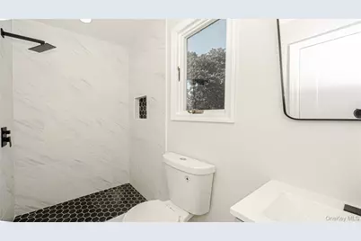 786 4th Avenue, Bay Shore, NY 11706 - Photo 11